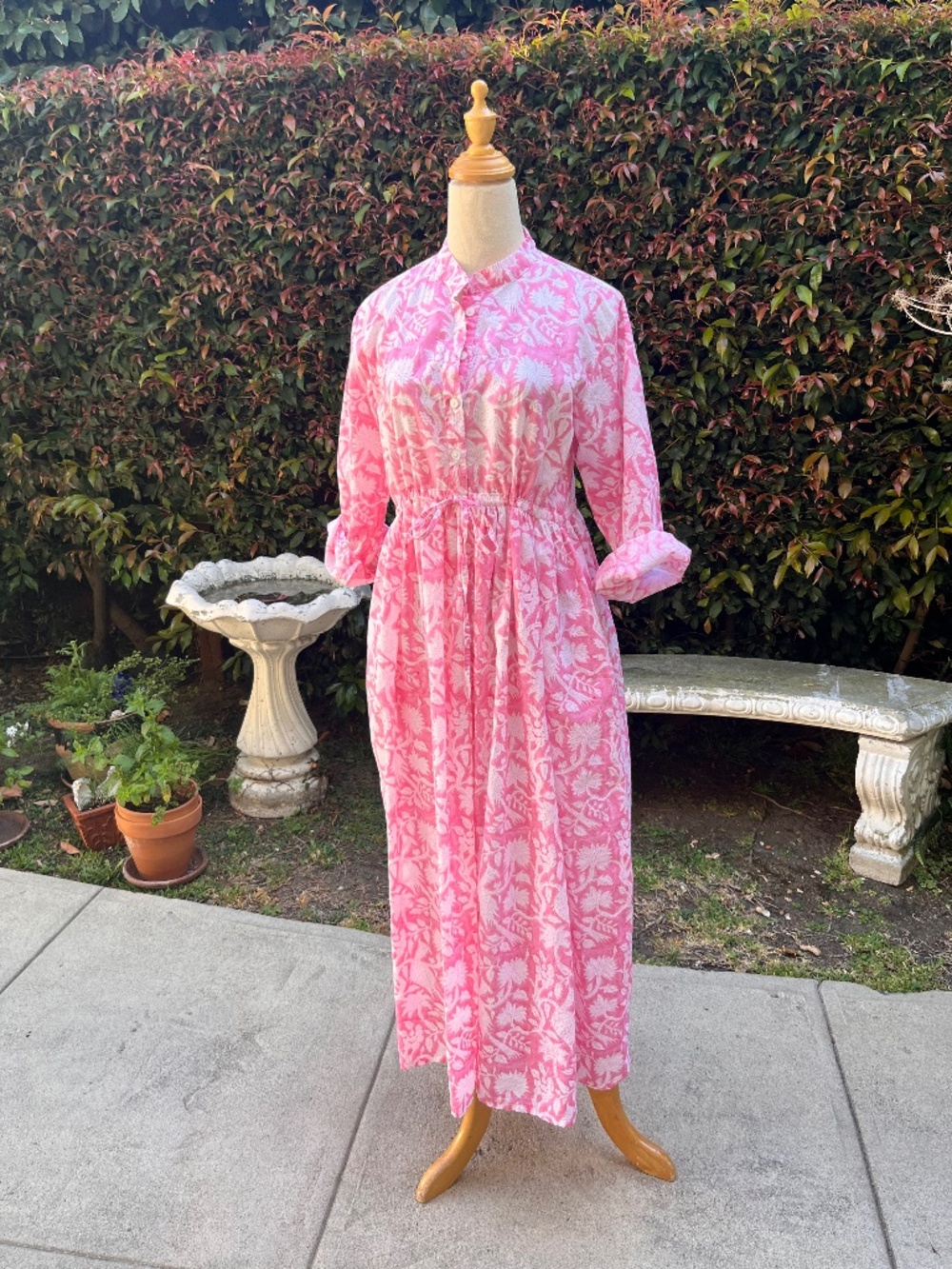 So pretty in pink-, floral cotton print dress, midi length, button front placket